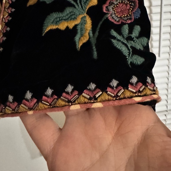 Zara Black Velvet Cropped Jacket with Multicolor Floral Embroidery - Picture 3 of 11